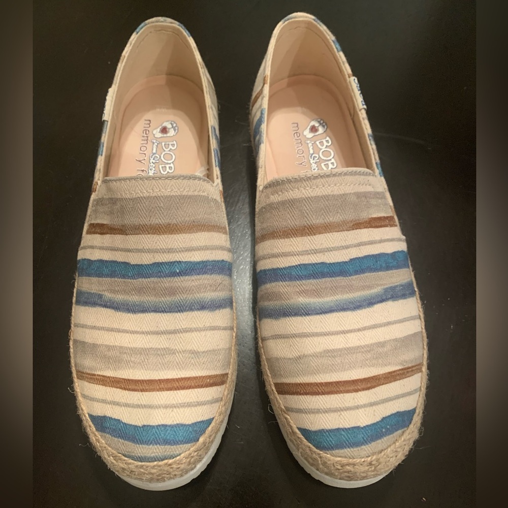 Skechers Bobs size 8